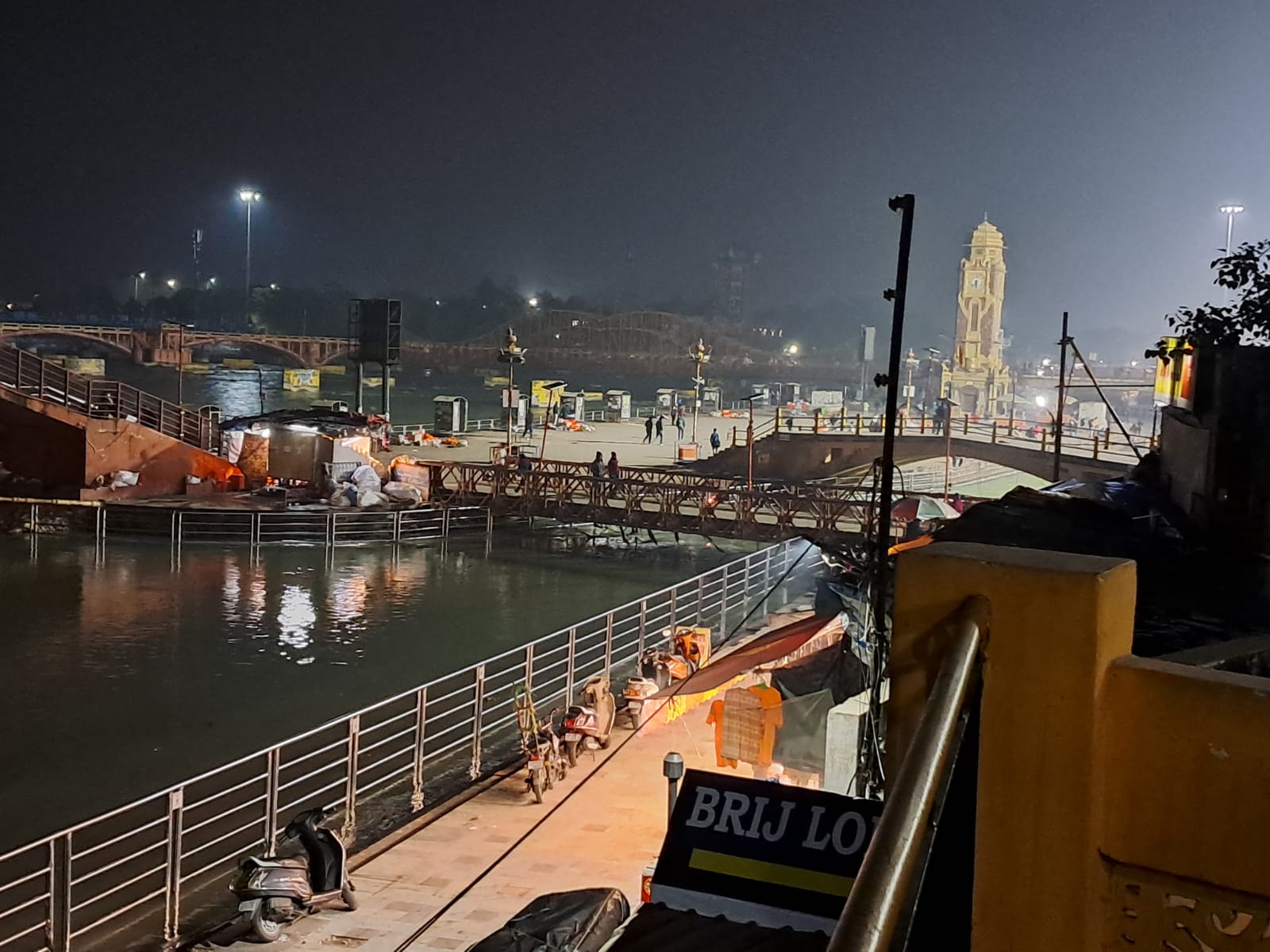 Night View Har Ki Pauri Ghat: